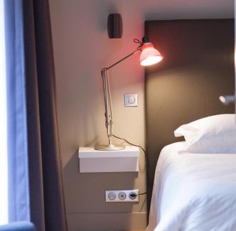 Hotel de Ville - Quinconces Bed & Breakfast | T2 bis luxe hyper centre piscine