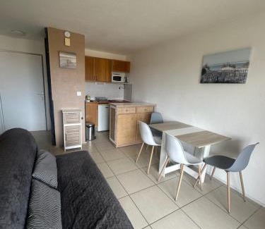 Lacanau-Ocean Apartment | T2 Bord de plage, résidence Bleu Marine 93