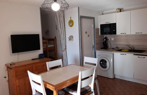 Le Barcares Apartment | T2 Cabine 4 pers, Terrasse, Parking, Plage à 50m - FR-1-81-529