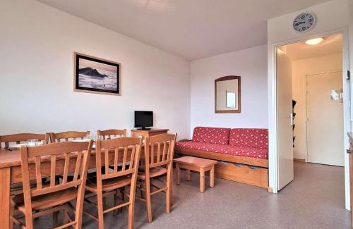 Saint-Etienne-en-Devoluy Apartment | T2 Cabine 6 pers avec Balcon, Parking et Casier à Ski, Près des Pistes - FR-1-525-193