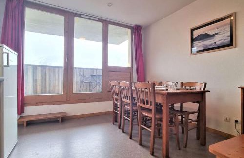 Saint-Etienne-en-Devoluy Apartment | T2 Cabine 6 pers avec Balcon, Parking et Casier à Ski, Près des Pistes - FR-1-525-193