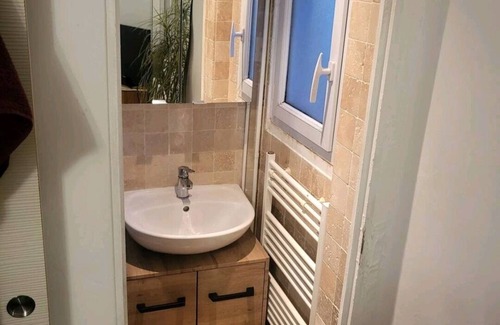 Alencon Apartment | T2 Cosy Calme au RDC Parking Privé TV 165 cm Netflix/wi-fi