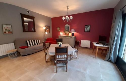 La Roche-Posay Apartment | T2 de Standing avec Jardin, Terrasse et WI-FI au Centre de La Roche-Posay - FR-1-541-67