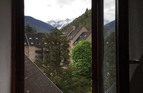 Bagneres-de-Luchon Apartment | T2 Duplex Apartment Cabin at the foot of the cable car (parking, cellar)