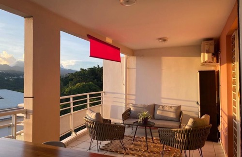Fontaine de Moutte Apartment | T2 Furnished for Rent - Ideally located with view between Pitons & Sea