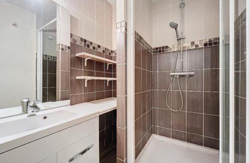 Decines-Charpieu Apartment | T2 idéal pour concerts, matchs & salons à Lyon !