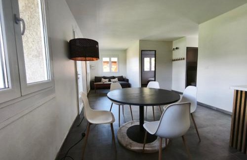 Saint-Laurent-du-Cros Apartment | T2 proche station