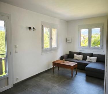 Saint-Laurent-du-Cros Apartment | T2 proche station
