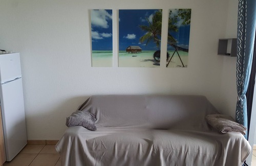 Piton Saint-Leu Apartment | T2 sea view 100% + parking + wifi