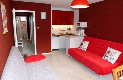 Bagneres-de-Luchon Apartment | T2 south facing, parking, cellar, balcony, mountain view