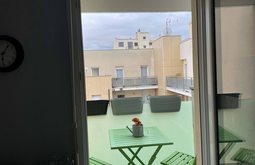 Romainville Apartment | T2 with balcony near city center