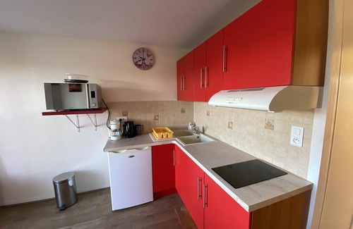 La Roche-Posay Apartment | T2 with terrace and Wi-Fi, near Thermes du Connétable