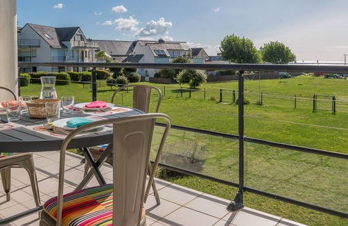 Larmor-Plage Apartment | T3 Apt, terrace, parking, 50m beach, near shops