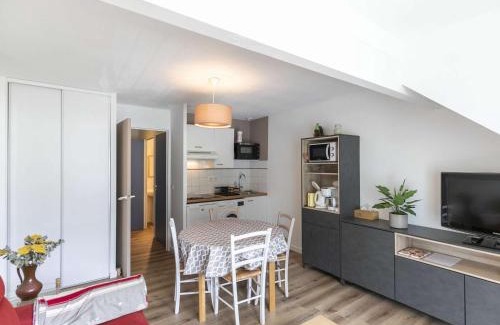 Esquieze-Sere Apartment | T3 calme, 6 pers, terrasse, tout équipé - FR-1-402-117