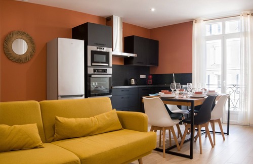 Rochefort Apartment | T3 de Haut Standing, Hypercentre Rochefort, Arrivée Autonome