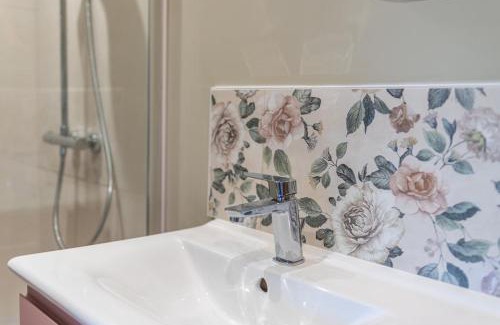 Gennes-Val-de-Loire Apartment | T3 Duplex dépendance du Château
