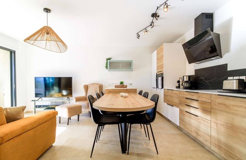 Bormes-Les-Mimosas Apartment | T3 in a new residence - Pool and Car Park
