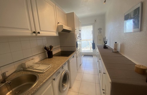 Arcachon Apartment | T3 in Arcachon with sea view, private parking, and Wi-Fi