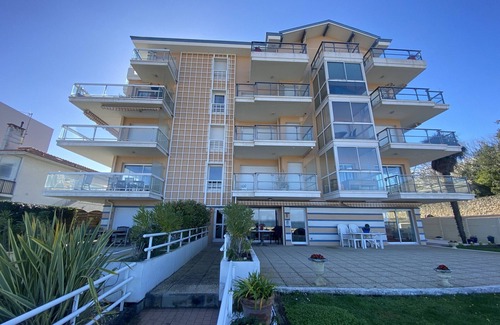 Arcachon Apartment | T3 in Arcachon with sea view, private parking, and Wi-Fi