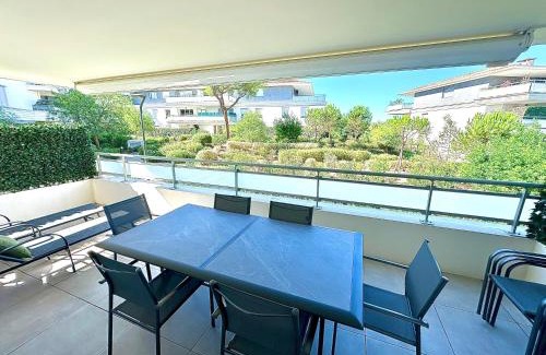 Puget-sur-Argens Apartment | T3 lumineux avec terrasse, parking et piscine