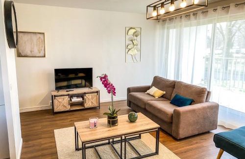 Clou Bouchet Apartment | T3 Moderne avec balcon terrasse et parking gratuit