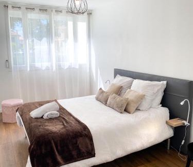 Clou Bouchet Apartment | T3 Moderne avec balcon terrasse et parking gratuit