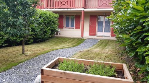 Saligos Apartment | T3 plain pied jardin privatif