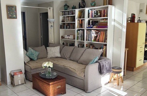 Saint-Servan Apartment | T3 quiet and bright, south terrace, secure private parking, shops 200m