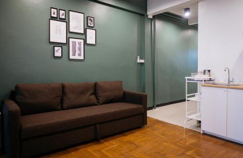 Khlong San Apartment | T3 TWO Bedrooms WIFI Full kitchen 1 min to BTS