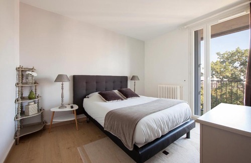 Bourg-l'Eveque Apartment | T4 refait à neuf Rennes, 3 ch. parking, 2 balcons.