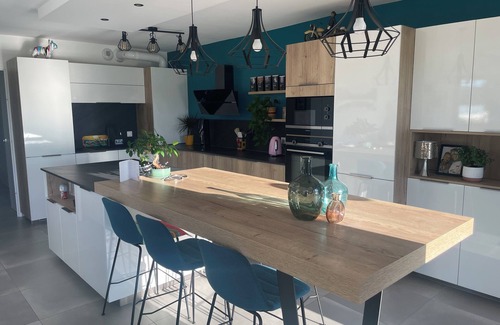 Annecy-le-Vieux Apartment | T4 with large terrace and view of nature and mountains, quiet, in Annecy le Vieux