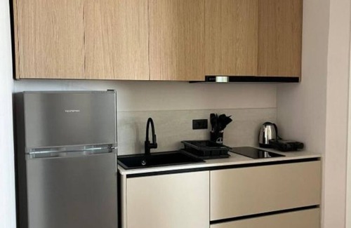 Vlore Apartment | t5-minutes to the sea! One-Bedroom Apartment with Sea View and Terrace