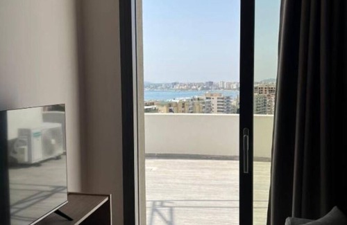 Vlore Apartment | t5-minutes to the sea! One-Bedroom Apartment with Sea View and Terrace