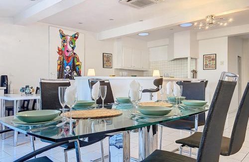 Condom Apartment | T6 Unique, Chic and Artistic with large terrace