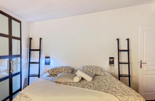 Condom Apartment | T6 Unique, Chic and Artistic with large terrace
