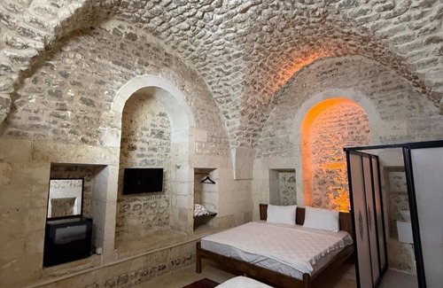 Eyyubiye Hotel | Taştepeler Konak