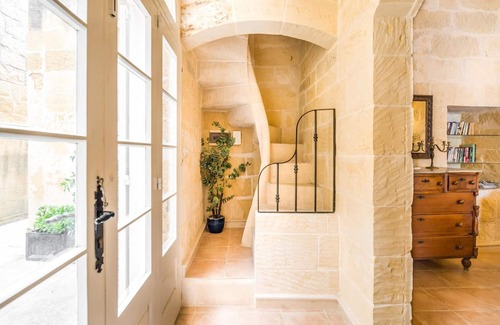 Victoria House | Ta Girardu - Victoria Holiday Home