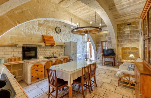 Birbuba House | Ta'Leli Pool Farmhouse in Gozo, L-Gharb Gozo, Malta