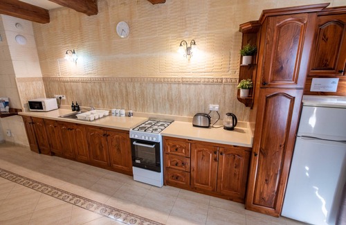 Marsalforn Villa | Ta Lucija villa with views
