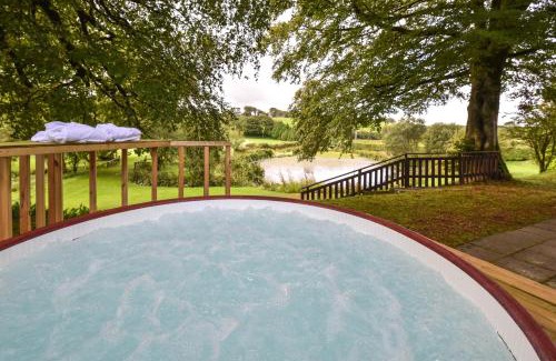 Fivelanes Ski Chalet | Ta Mill Cottages & Lodges - Brookview Lodge 3