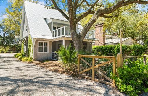 East Beach House | Tabbystone Cottage - 4323 Fourteenth Street