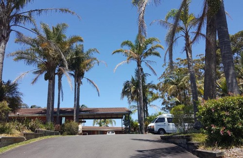 Lake Tabourie Hotel | Tabourie Lake Motor Inn