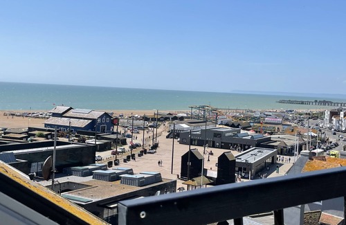 Old Town Hastings Cottage | Tackleway Prime Location Hastings old Town sea Views