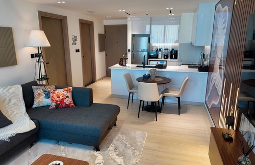 Al Quoz Apartment | Tag Vacation Homes - Charming 1-bedroom apartment, fully equipped, Dubai.