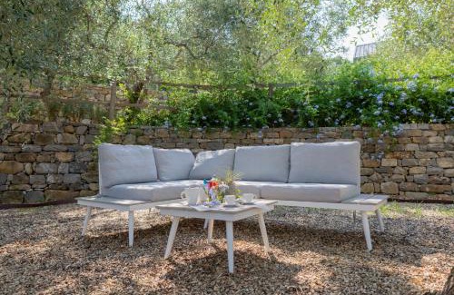Taggia House | TAGGIASCA- Suite nel verde con piscina e terrazza privata