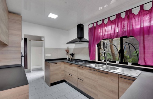 Arue House | Tahiti beach house, 3 bedrooms with AC, family friendly