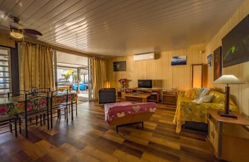 Papara House | TAHITI - Bungalow Taharuu Surf Piti