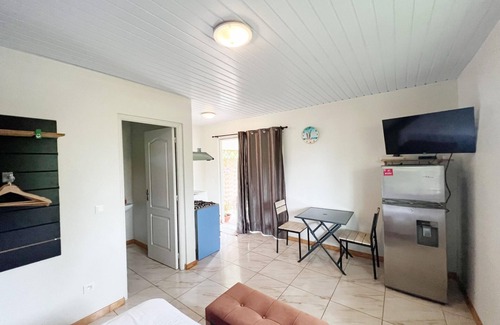 Afaahiti Ski Chalet | TAHITI - Fare Matavai Piti