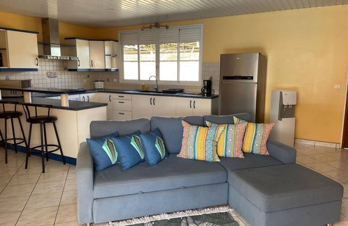 Faaa Ski Chalet | TAHITI - Fare Vairai Pool