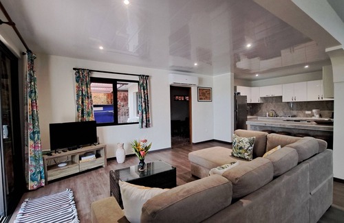 Pirae Ski Chalet | TAHITI - VILLA TEAKAVEHERE POOL